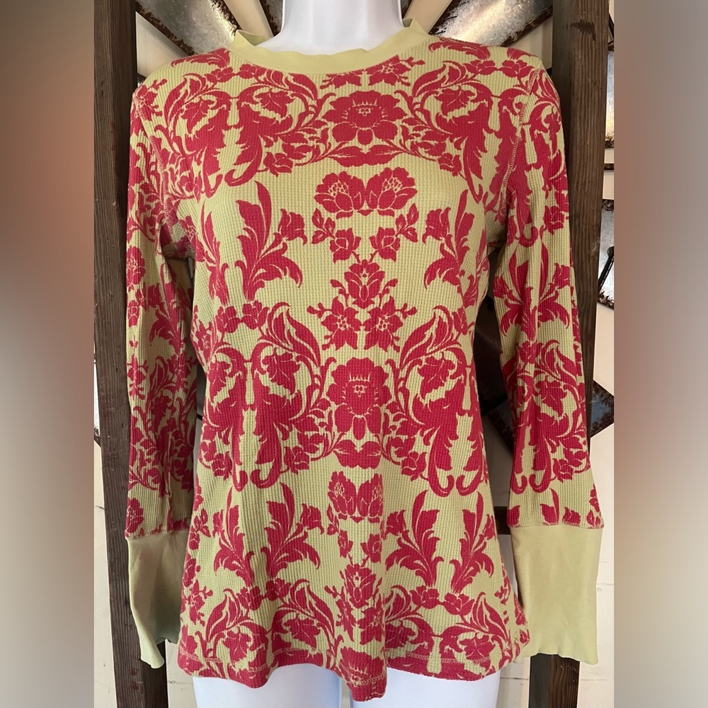 Sundance thermal xs lime green hot pink paisley long sleeve
